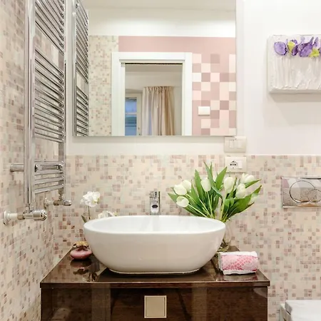 Apartment Orchidea Bianca, A 2 Bedrooms 2 Bathrooms Understated Luxury With A Welcoming Ambience