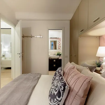 Apartment Orchidea Bianca, A 2 Bedrooms 2 Bathrooms Understated Luxury With A Welcoming Ambience *