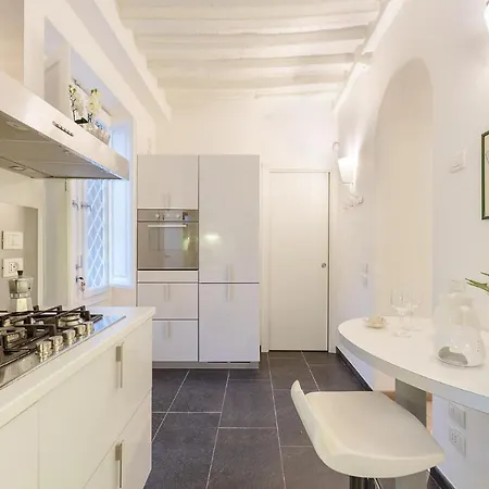 Apartment Orchidea Bianca, A 2 Bedrooms 2 Bathrooms Understated Luxury With A Welcoming Ambience