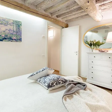 Orchidea Bianca, A 2 Bedrooms 2 Bathrooms Understated Luxury With A Welcoming Ambience Apartment Lucca