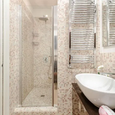 Apartment Orchidea Bianca, A 2 Bedrooms 2 Bathrooms Understated Luxury With A Welcoming Ambience Lucca