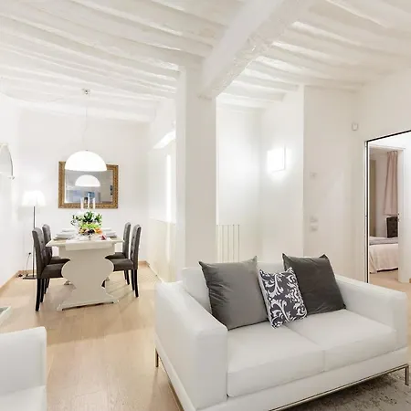 Apartment Orchidea Bianca, A 2 Bedrooms 2 Bathrooms Understated Luxury With A Welcoming Ambience